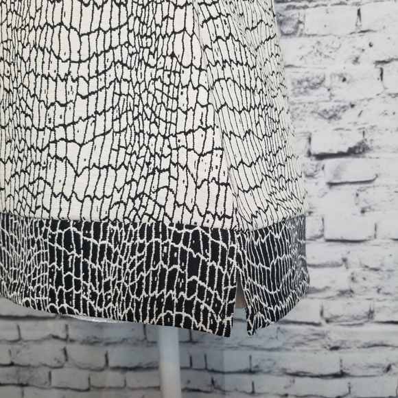 Banana Republic SnakeSkin Top - Picture 7 of 8